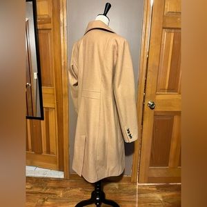 Camel Ann Klein wool coat. Size large.